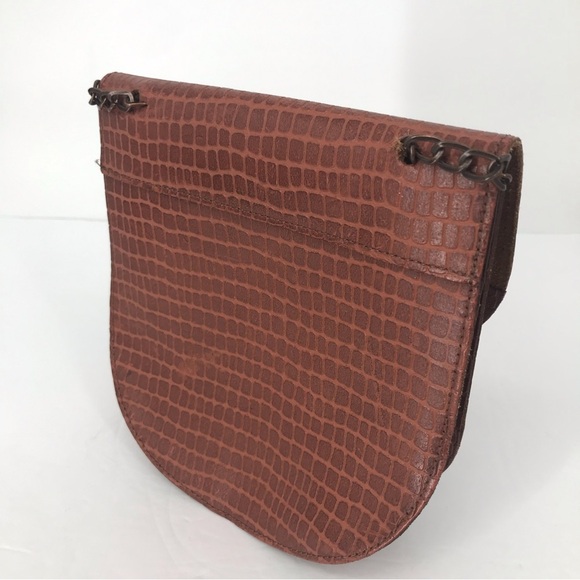 Leather Vintage Handbag with Modern Crossbody Chain - Picture 14 of 15